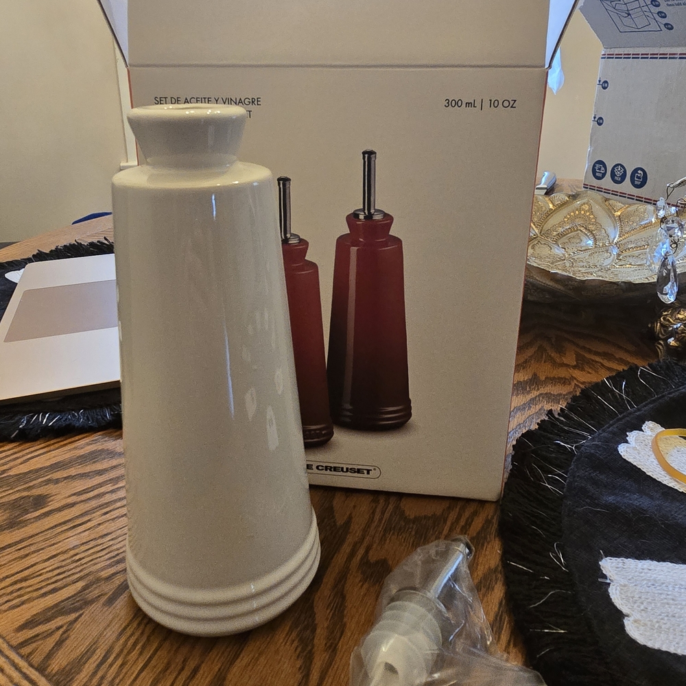Le Creuset White Oil Dispenser